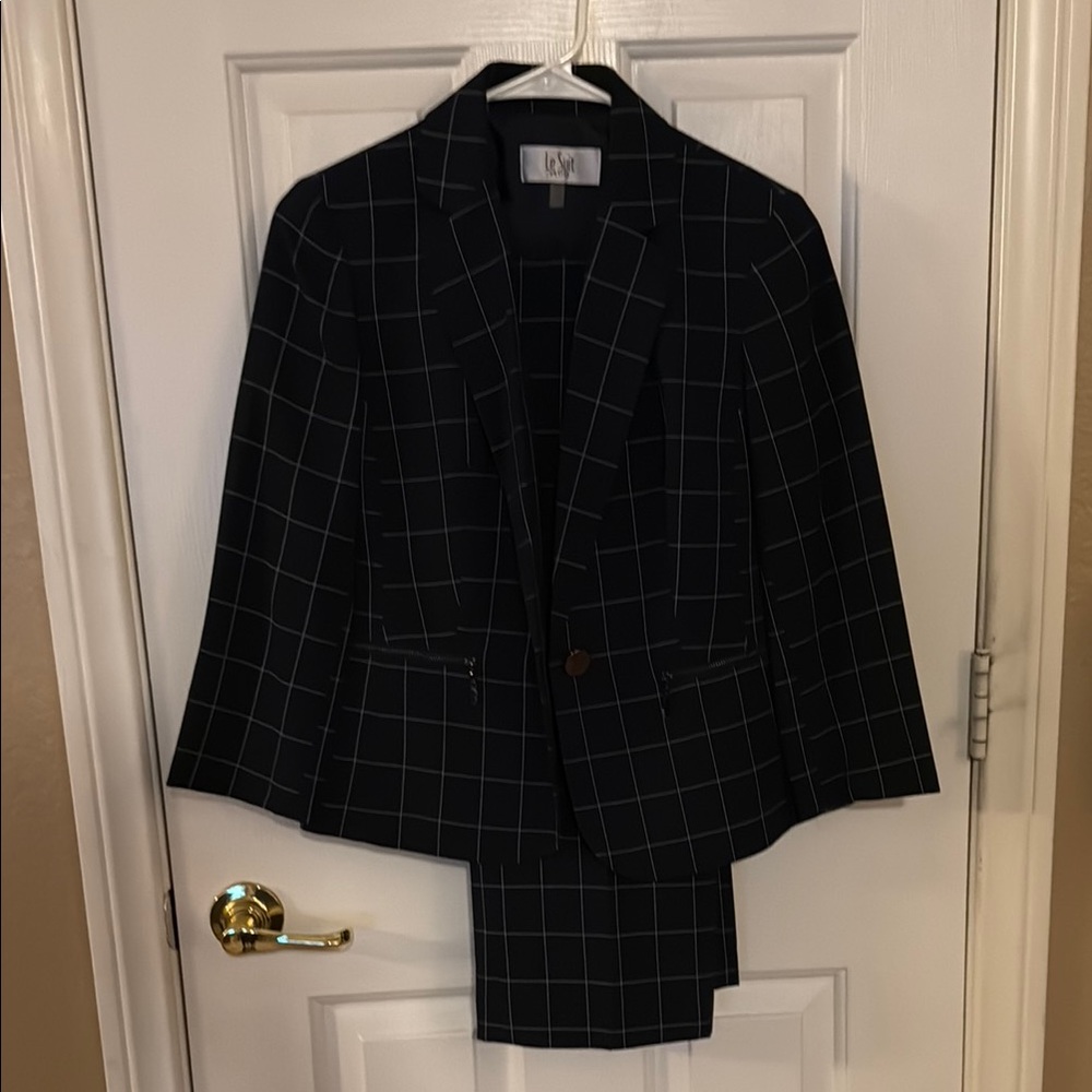 Le Suit Black Windowpane Blazer